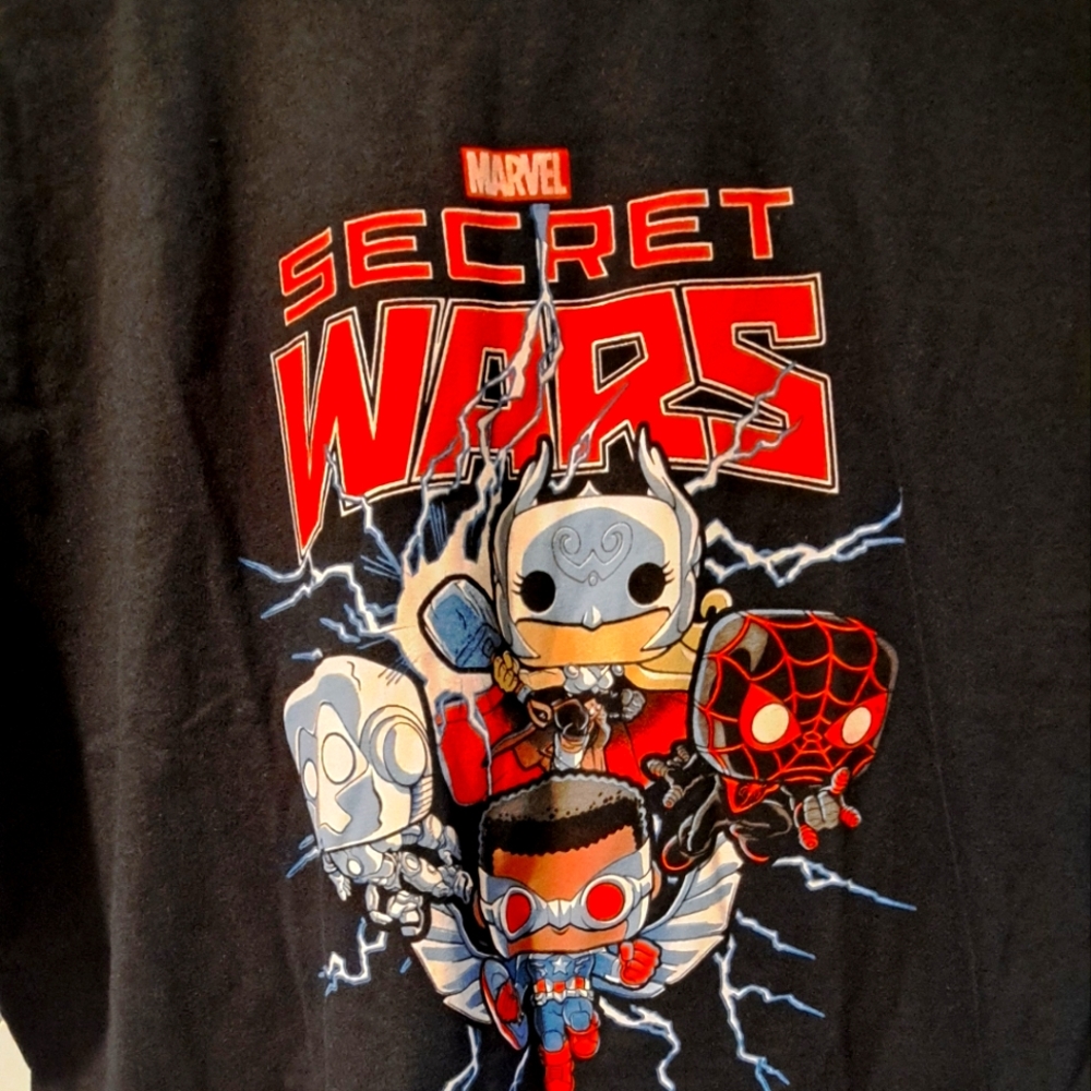 Marvel pops secret wars graphic tee shirt . Like new,very clean ,no stains